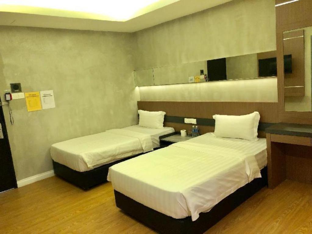 Monaco Boutique Hotel Sadong Jaya Kota Kinabalu Luaran gambar