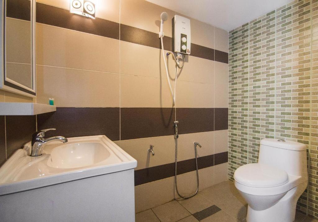 Monaco Boutique Hotel Sadong Jaya Kota Kinabalu Luaran gambar